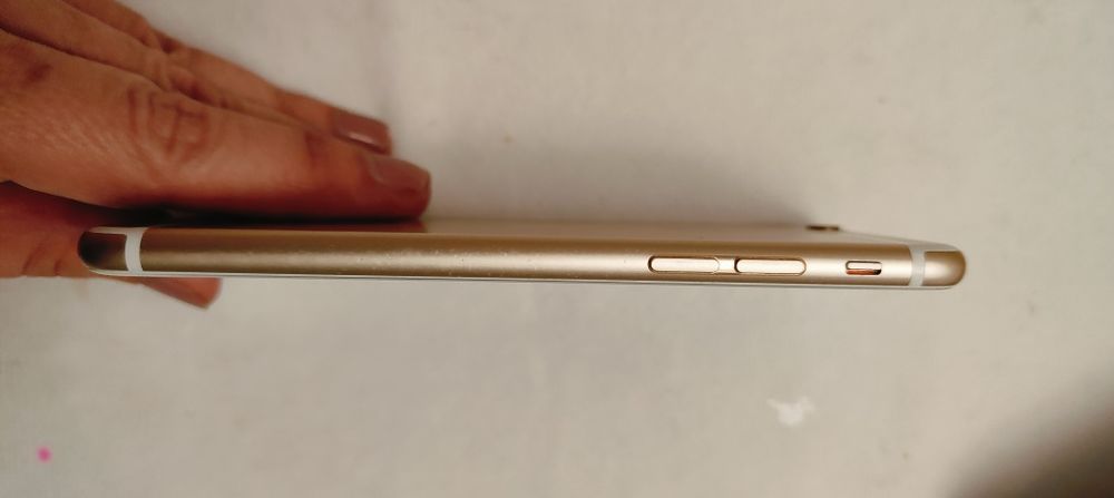 iPhone 6s com pouco uso