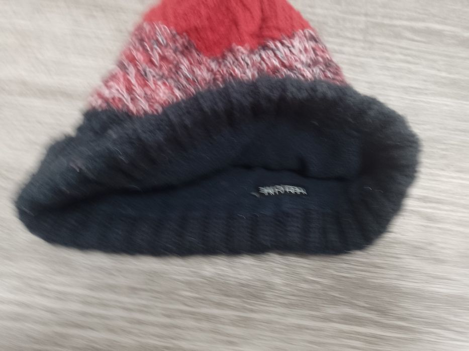 Sprzedam czapkę zimową.