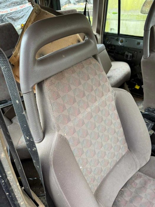 Land Rover discovery bancos bege
