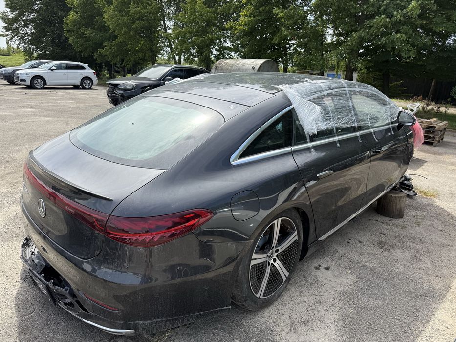 Запчастини мерседес EQS в хорошому стані