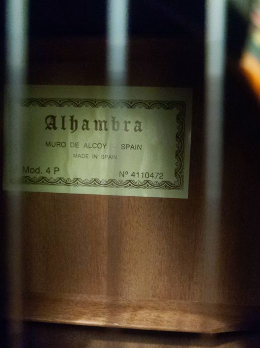 Guitarra Alhambra 4P e guitarra 3/4