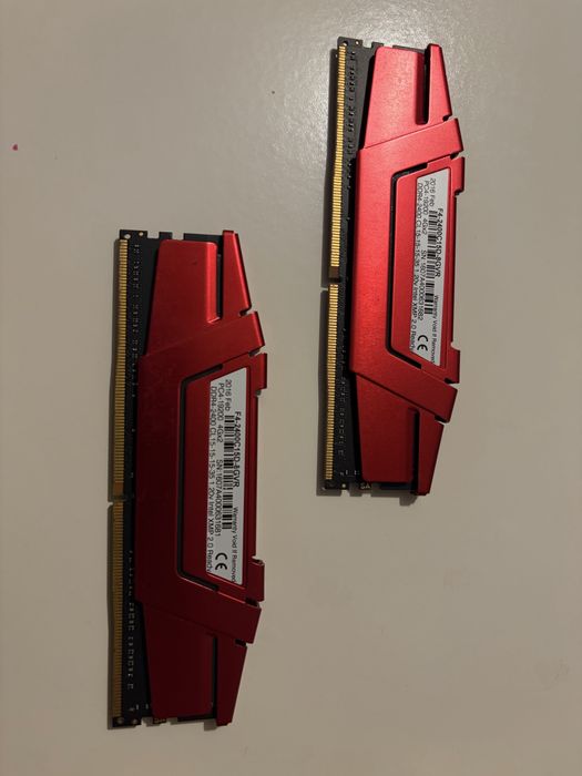 2 x Memória 4G DDR4 2400MHZ