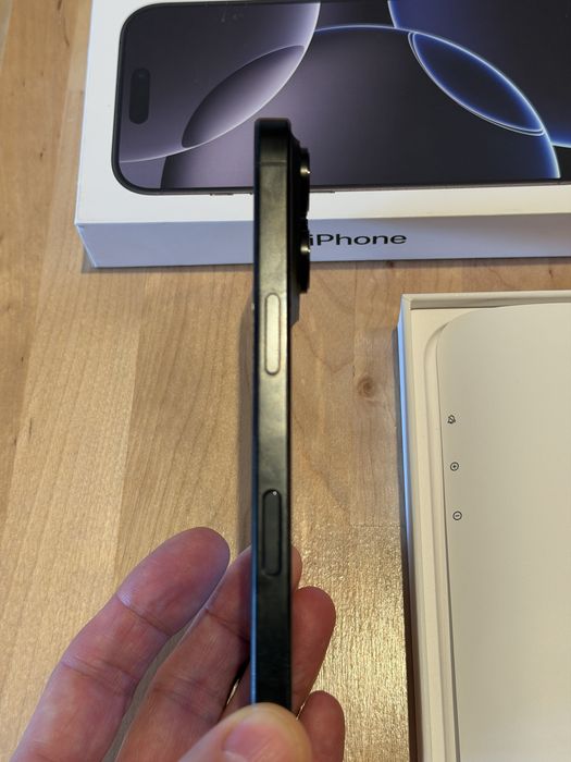 Iphone 16 PRO 128GB Czarny Tytan
