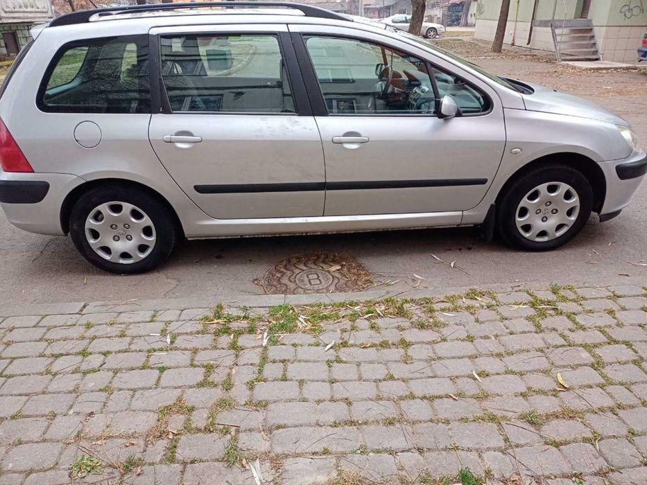Автомобіль Peugeot