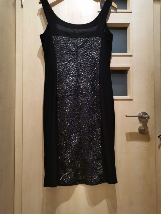 Elegancka czarna sukienka
