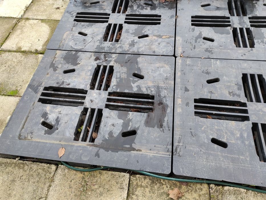 Palety plastikowe sprzedam.