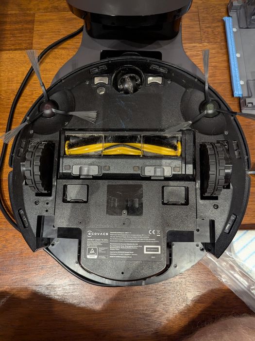 Robot odkurzacz Deebot T8 AIVI z stacja opóźniającą/dokującą