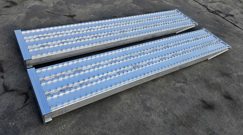 Najazdy aluminiowe PROFESSIONAL 2800x450x160mm mocowanie dolne 30 ton