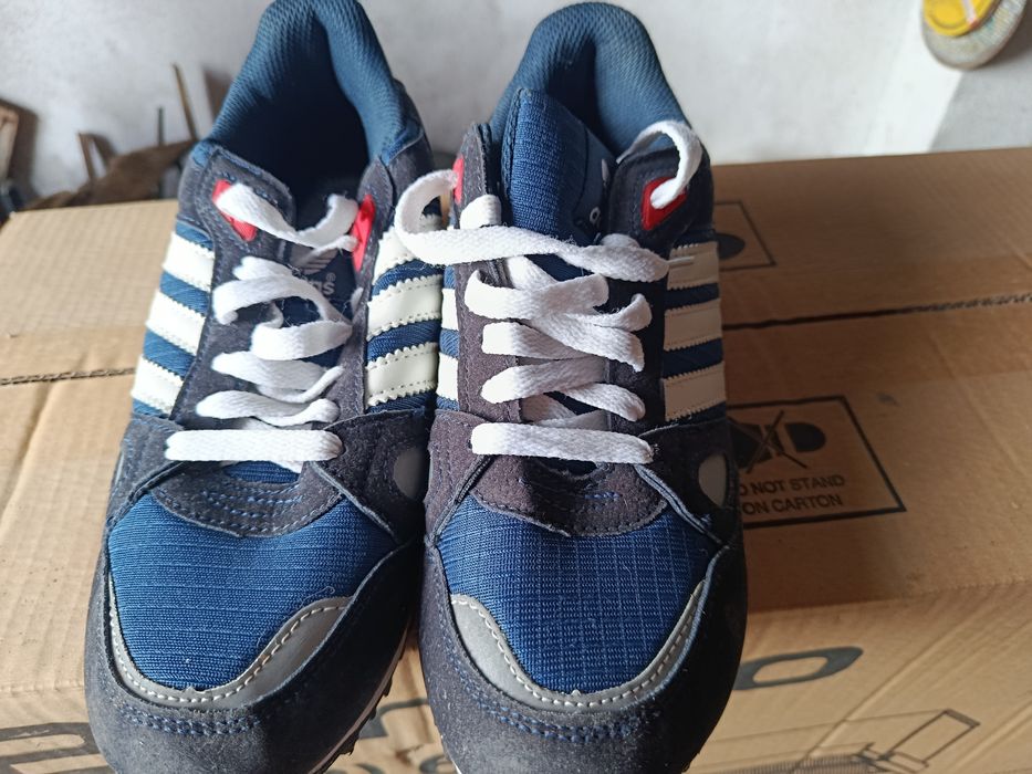 Кросівки чоловічі