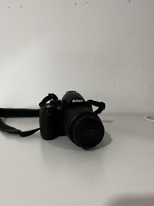 Nikon D3000 com lente 55 - 18
