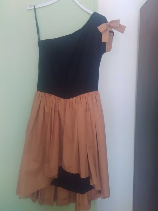 Vestido muito original, dupla camada