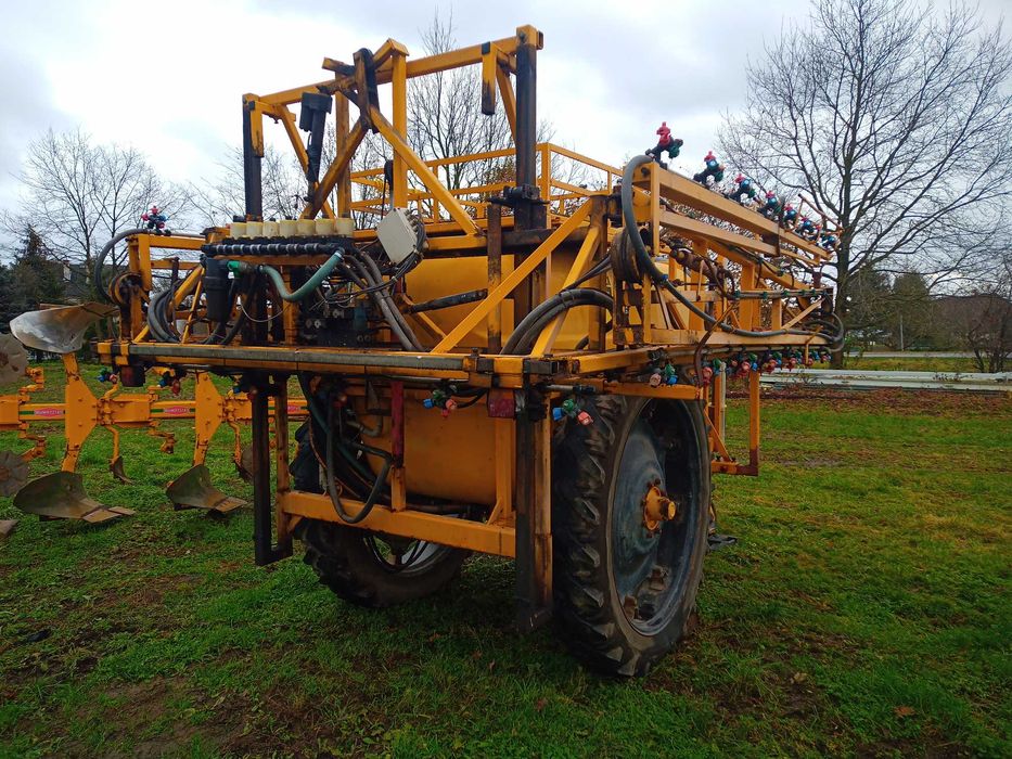 Opryskiwacz ciągany Dubex 3200l