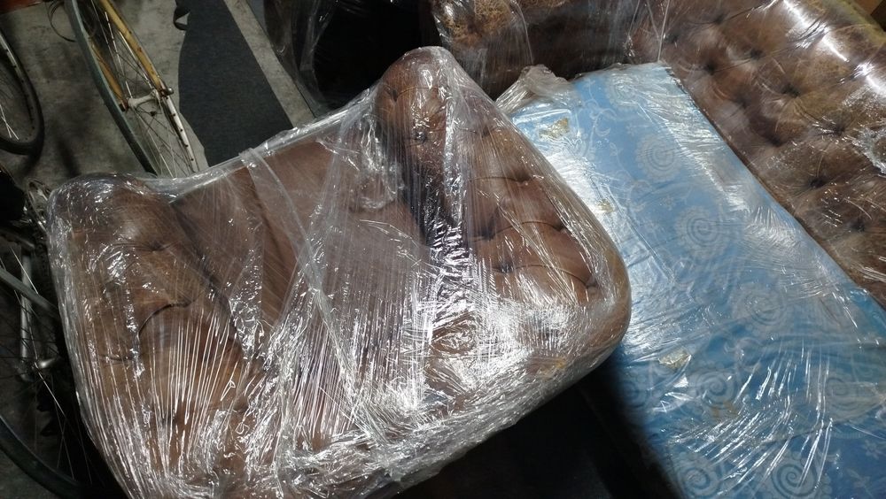 Terno de sofás Chesterfield