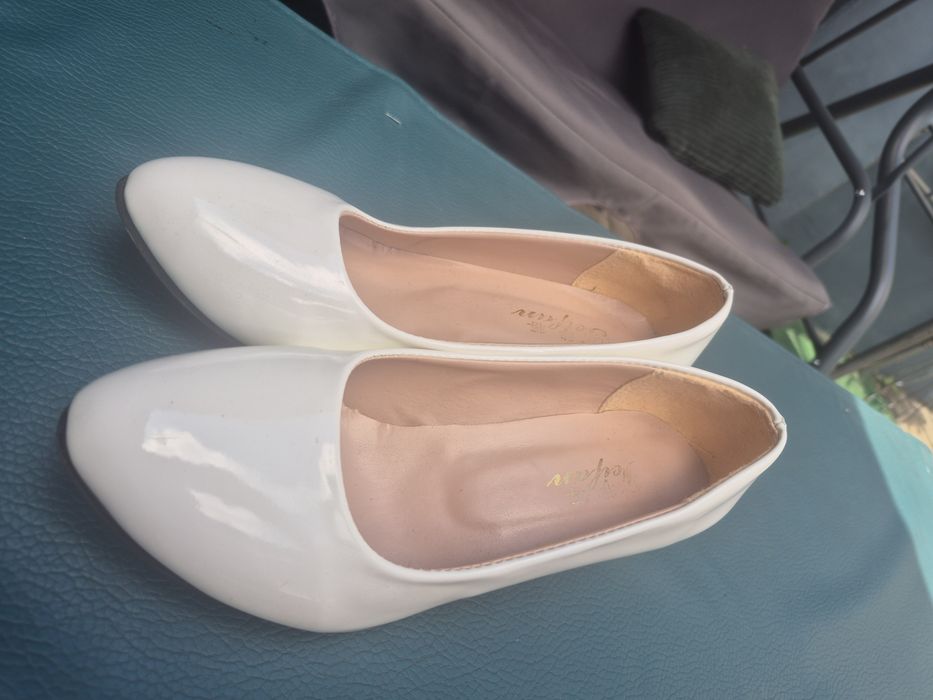 Buty damskie na lekkim obcasie