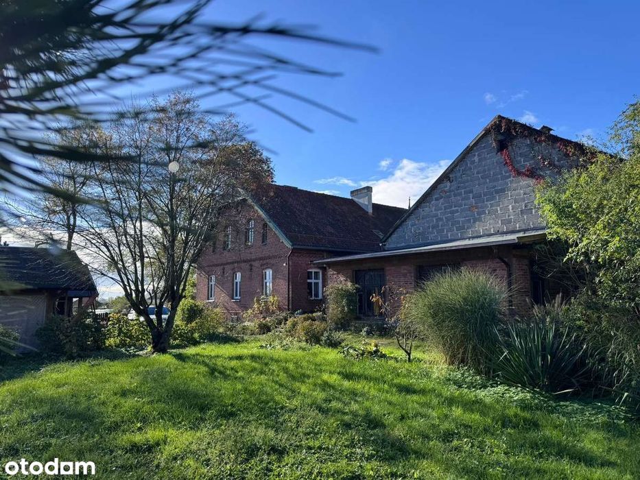 Dom ze stawem, fotowoltaiką i szybkim dojazdem do Gdańska