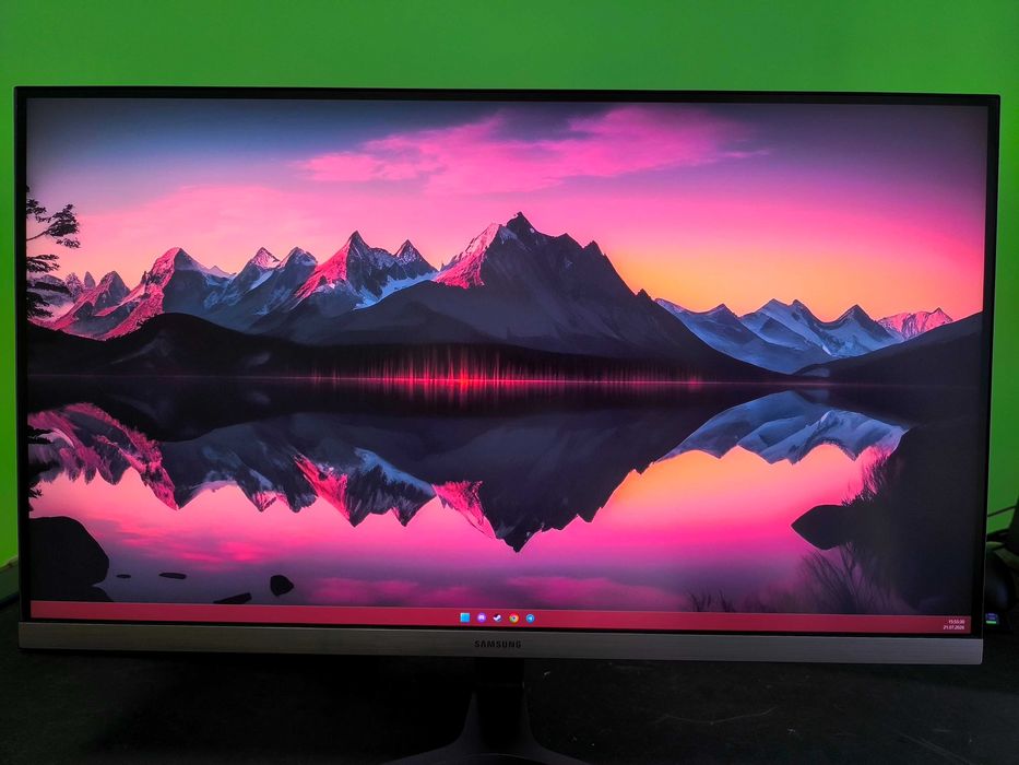 Samsung LU28R550 28″ — монітор 4K UHD IPS у хорошому стані