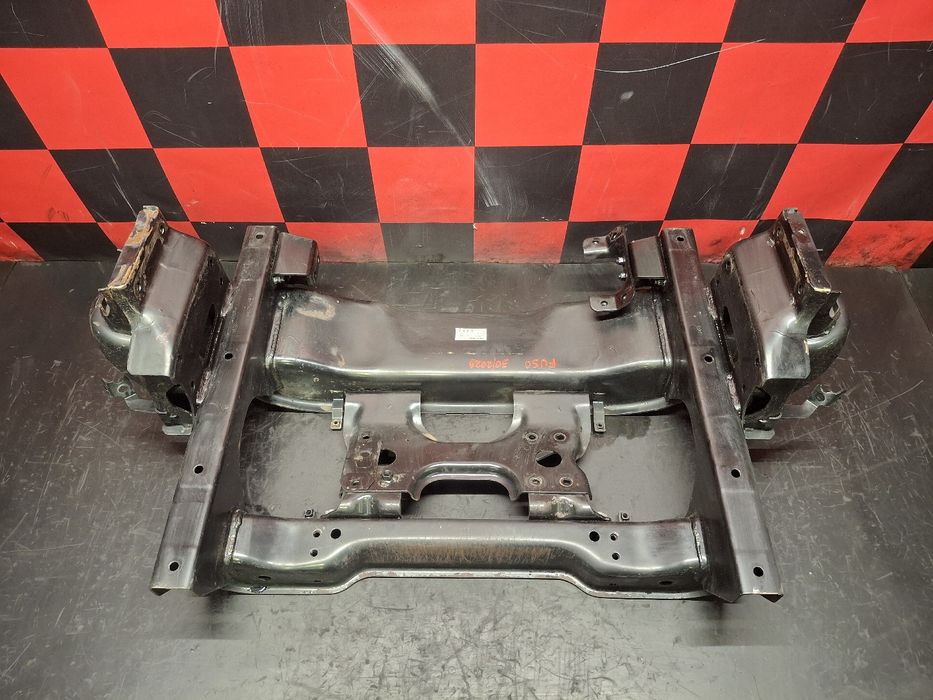 Charriot frente MITSUBISHI TRUCKS Canter