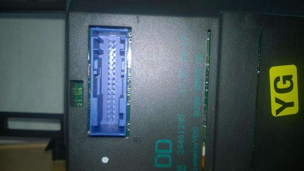 Rádio CD 50 PHONE OPEL e ecrã com moldura