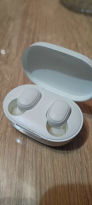 Xiaomi Redmi AirDots 2 та Xiaomi  AirDots