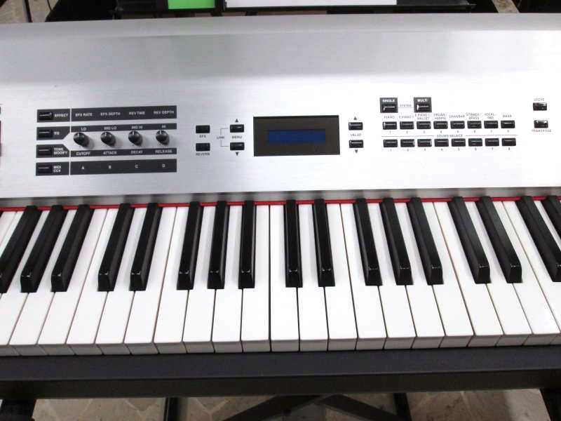 A Kawai MP 9500 Professional stage piano digital