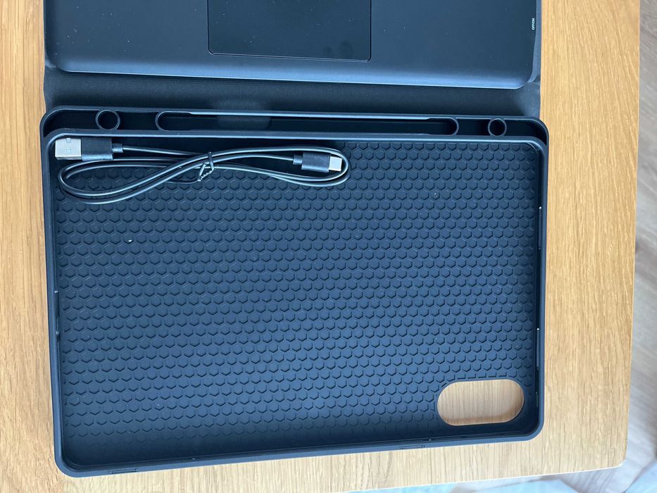 CACOE etui z klawiaturą QWERTZ do Redmi Pad Pro 12.1 / Poco Pad 12.1