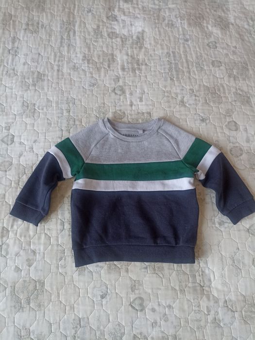 Продам теплі кофти і костюм на хлопчика.Кому підходить заміри надам.