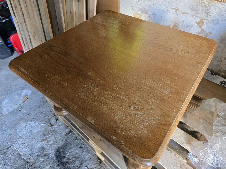Stół dębowy do lekkiej renowacji