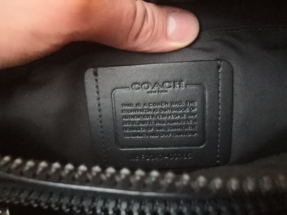 Продам сумку бананку coach оригінал.