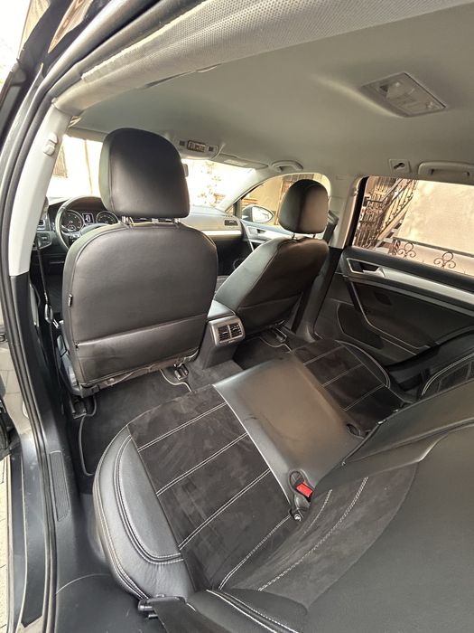 Автомобіль Volkswagen Golf VII  1.6 TDI