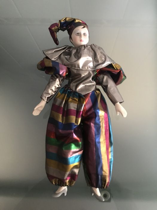 Boneco de porcelana