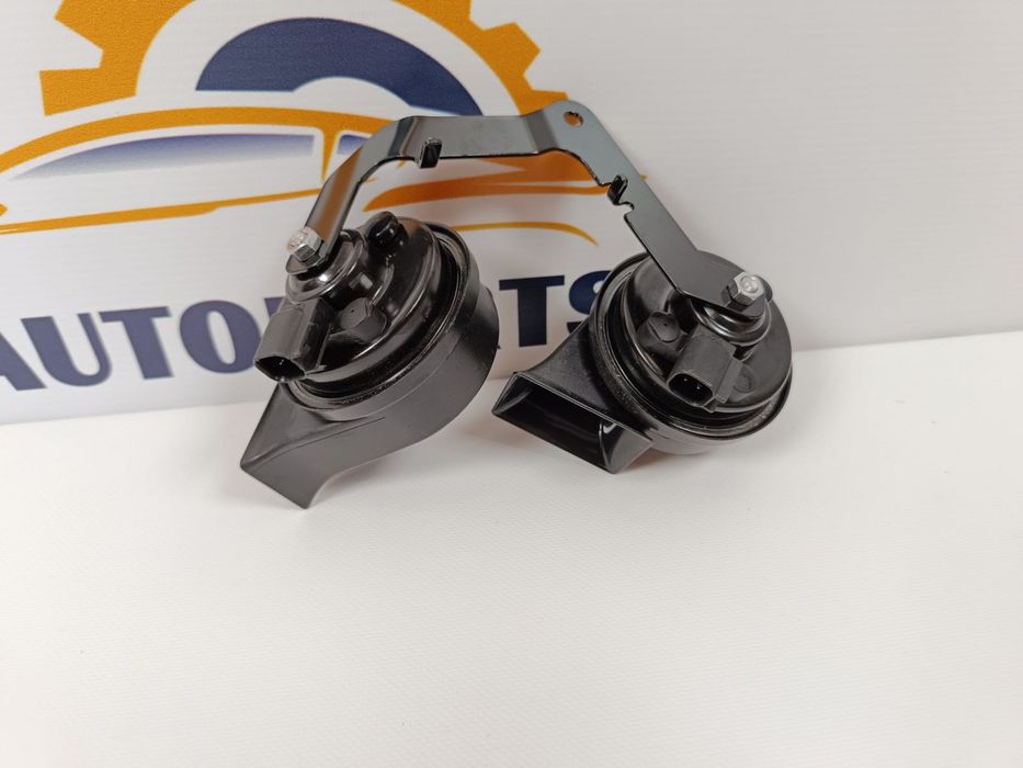 Сигнали в зборі клаксон Tesla Model 3 1109660-00-B