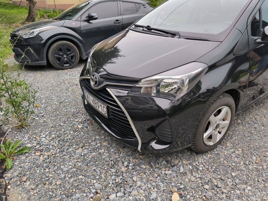 Toyota Yaris III czarna benzyna