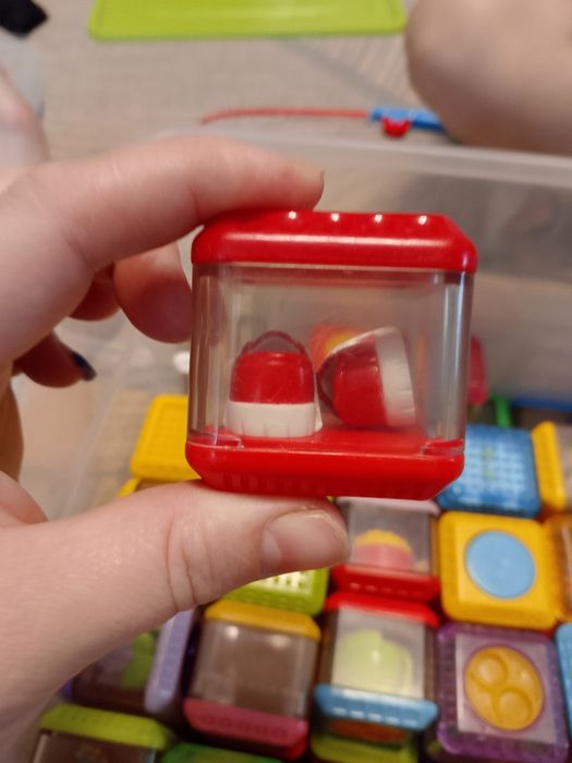 Продам сенсорні кубики від фірми Fisher Price