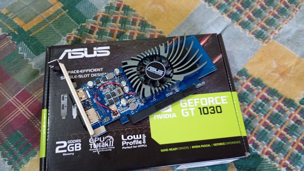 Placa gráfica ASUS NVIDIA GeForce GT 1030 2GB GDDR5
