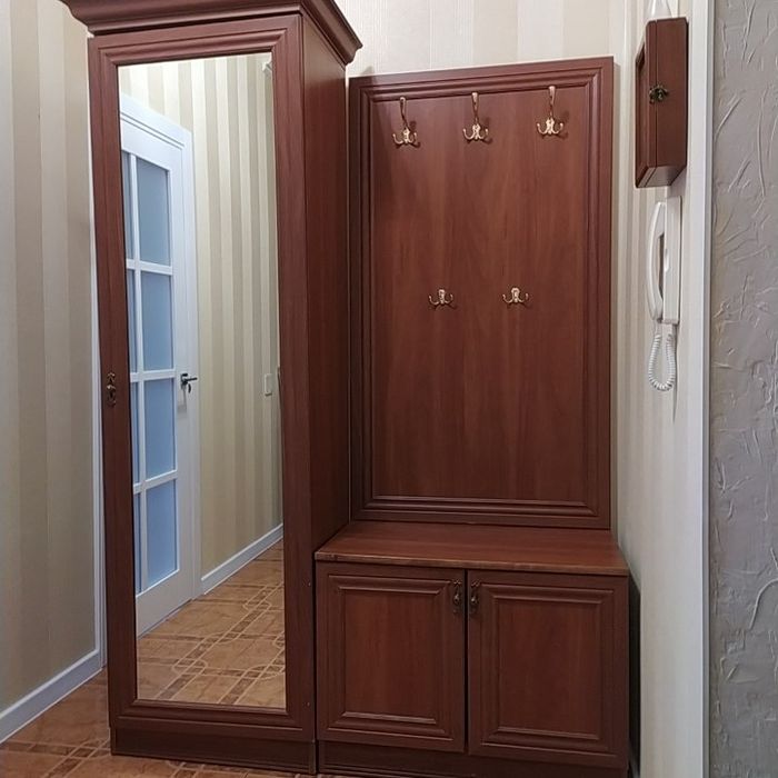 Продам: прихожая б/у 5000 гр.