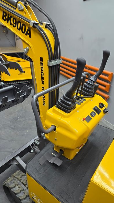 Minikoparka Nowa Berger Kraus BK900A z łyżką 38cm 850kg