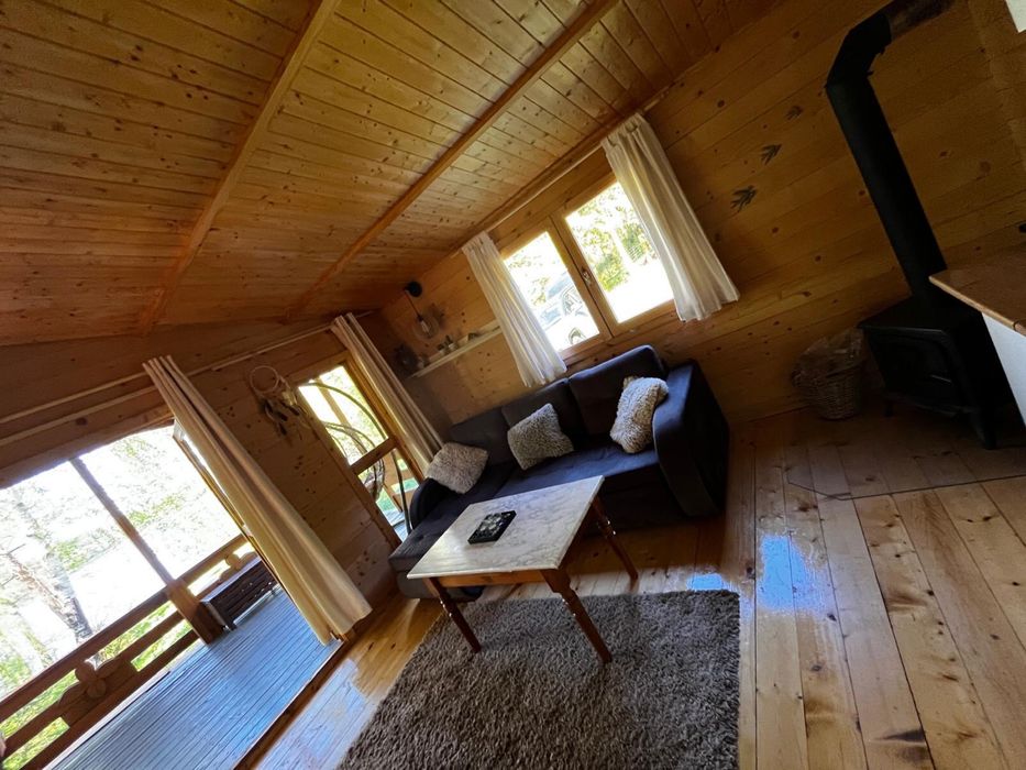 Domek letniskowy nad jeziorem do wynajęcia.