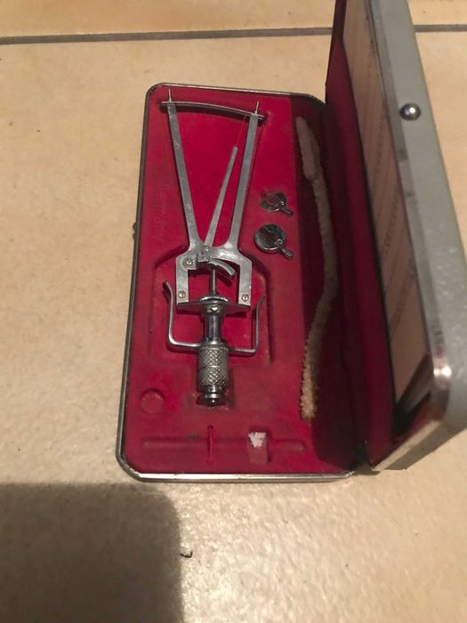 Kompletna kaseta do doboru okularów z soczewkami.