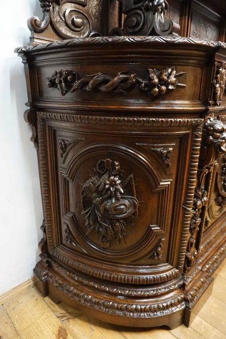 Stary myśliwski bufet komoda z dużą bogato rzeźbioną nadstawką orygina