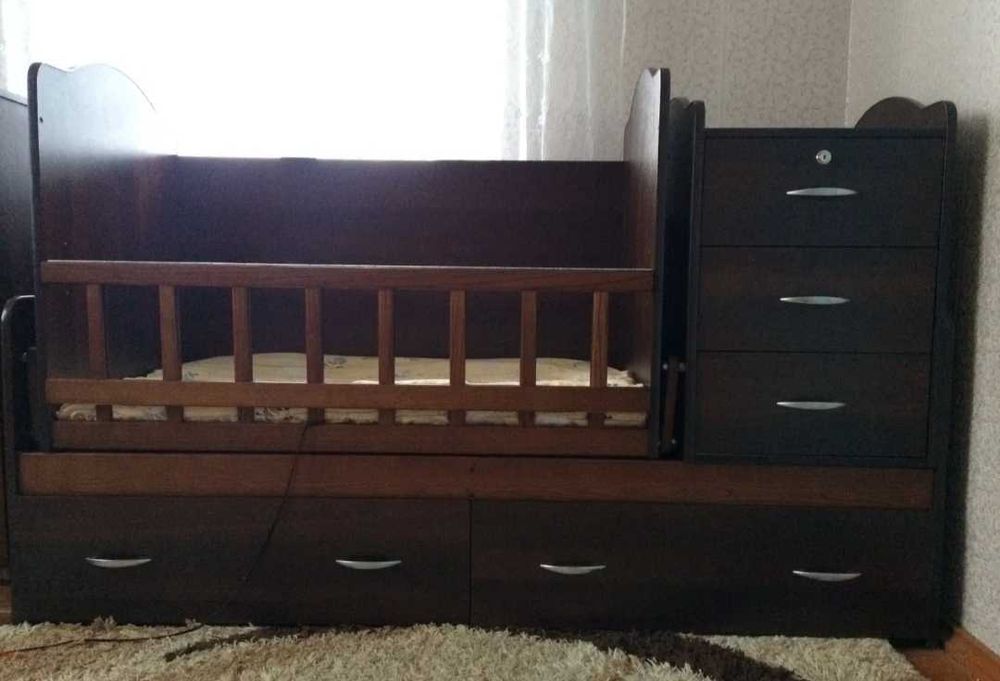 Ліжечко дитяче з комодом