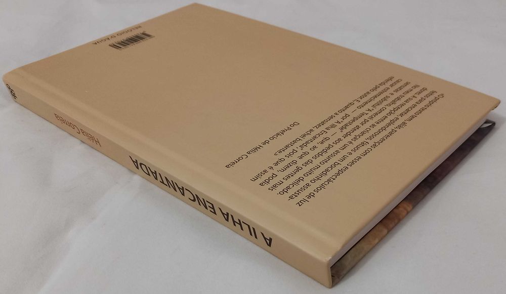 Livro A Ilha Encantada de Hélia Correia [Ler+] Portes Inc.