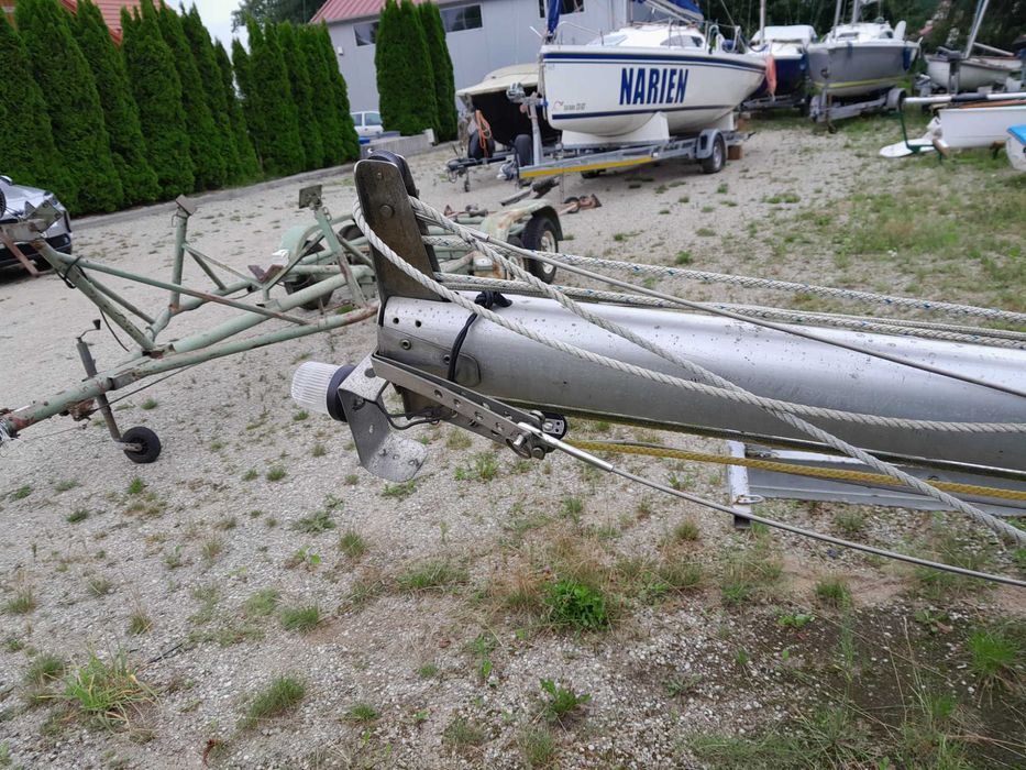 Maszt, bom jacht Venus 22