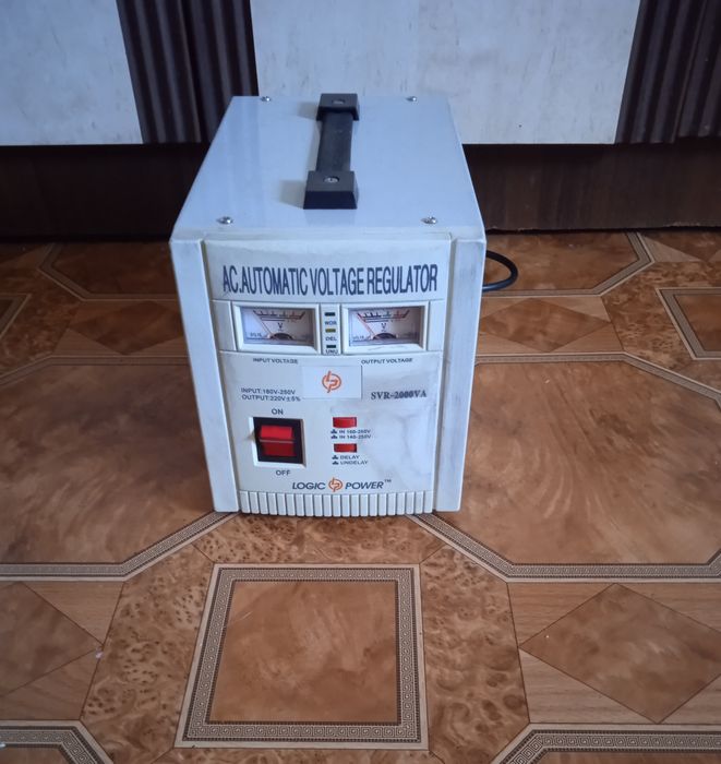 Стабілізатор  Logic Power 2000 VA