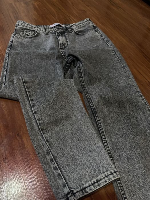 джинси жіночі чорного кольору