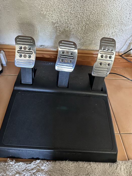 Volante + pedais thrustmaster TX racing wheel