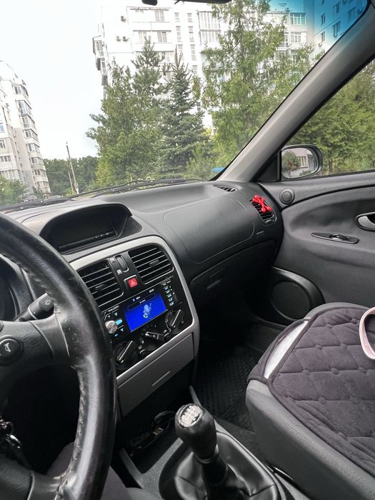 Продам Mitsubishi Carisma 2003 року випуску