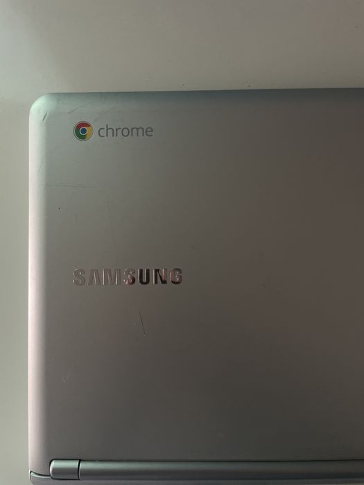 Ноутбук Sumsung Ghrome