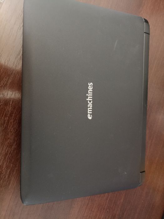 Ноутбук emachines 10.1" в повністю робочому стані