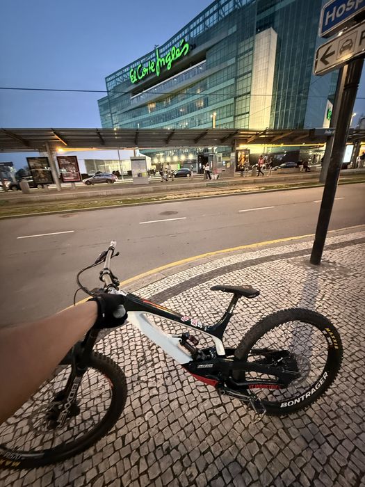 YT  TUES 2018 PRO RACE MOB Edition – Downhill