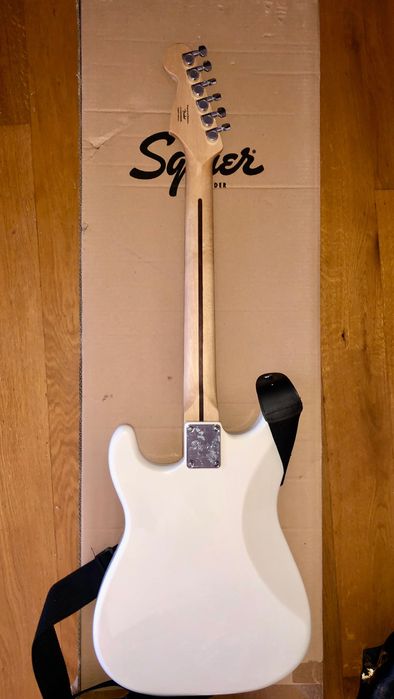 Гитара электро Squier Stratocaster ICSH20026495